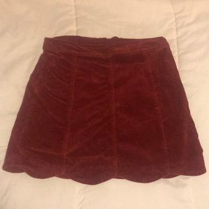 Maroon corduroy scallop hem skirt